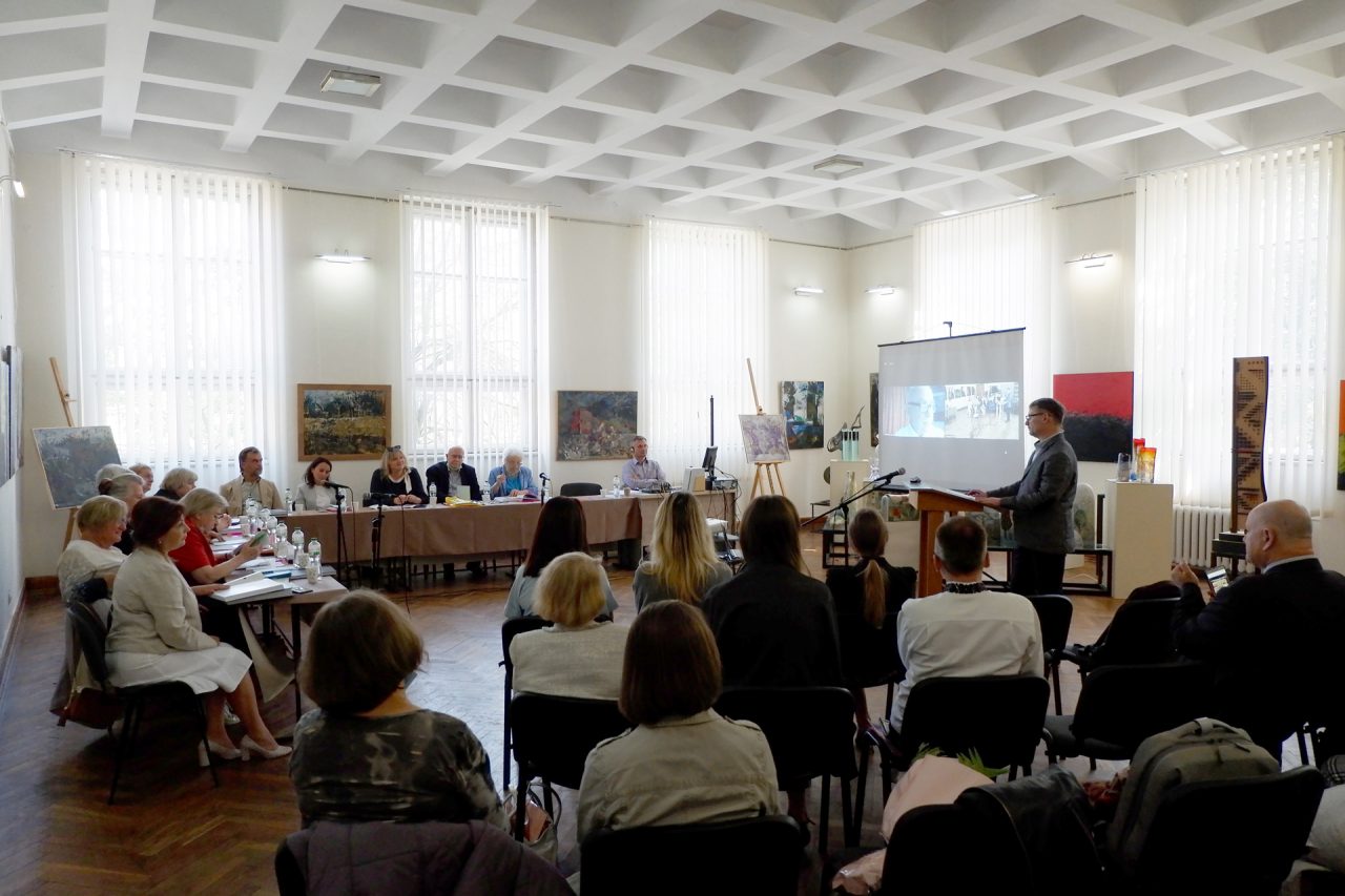 Defending the monograph before the academic committee